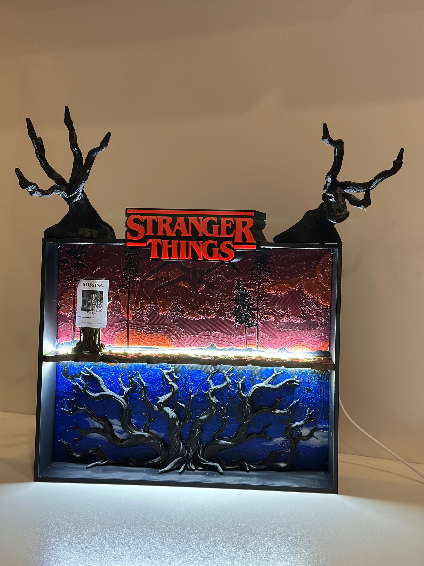 Espositore funko pop kinder Joy. Stranger Things