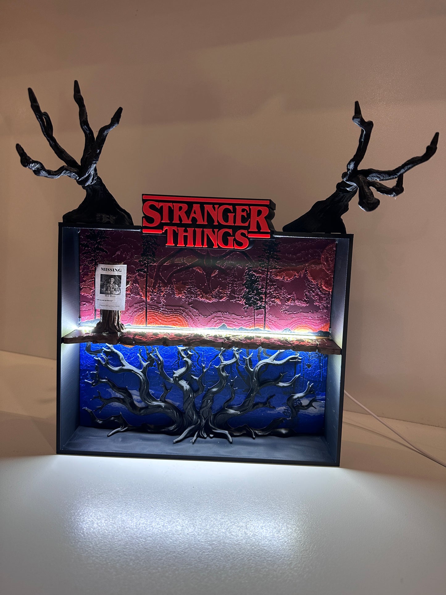 Espositore funko pop kinder Joy. Stranger Things