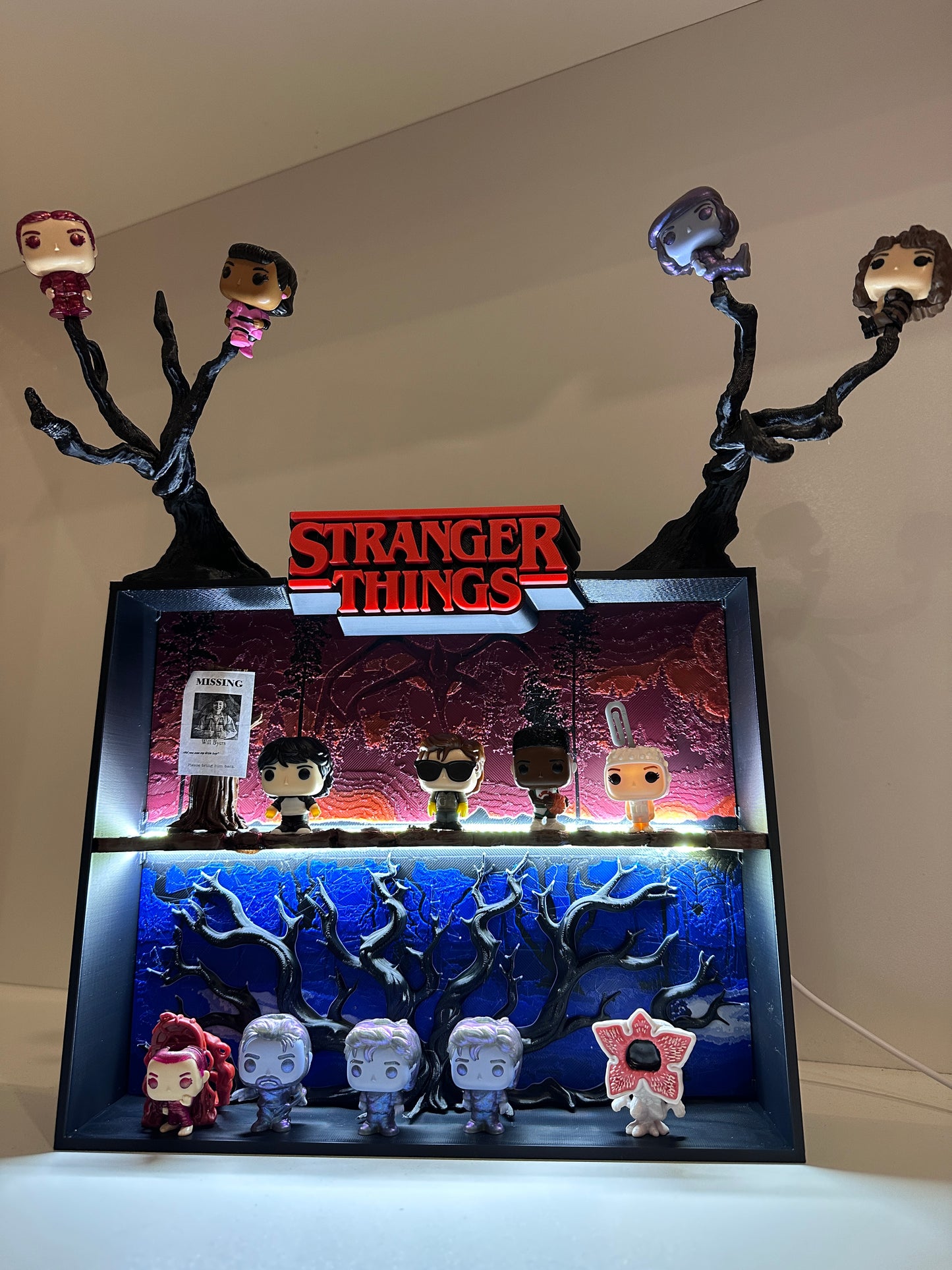 Espositore funko pop kinder Joy. Stranger Things