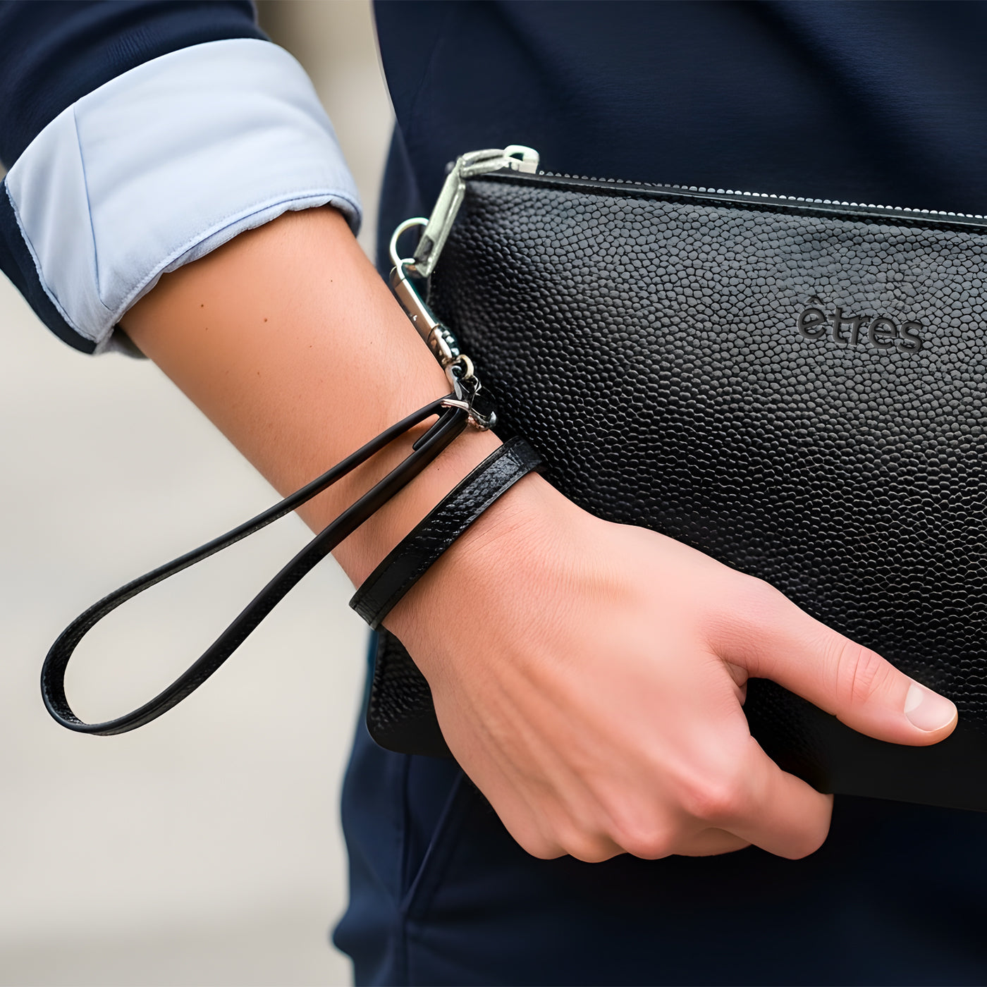 ETRES HANDBAG BLACK