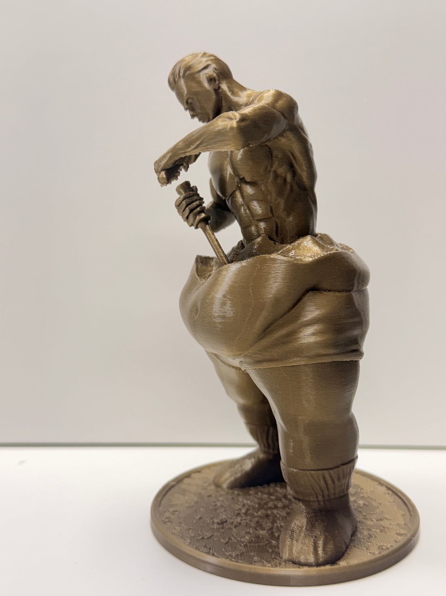Statuetta "Self-Made Man" (L'Uomo che scolpisce se stesso)