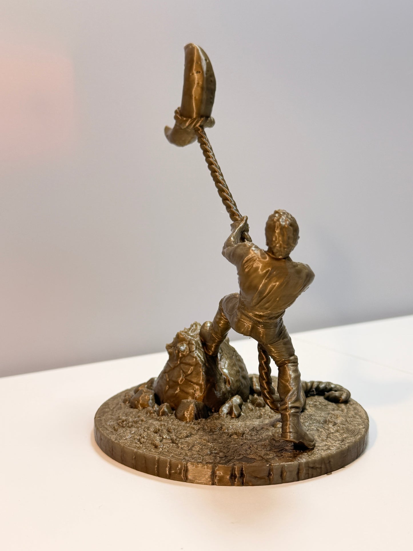 Scultura "Lui le promise la Luna"