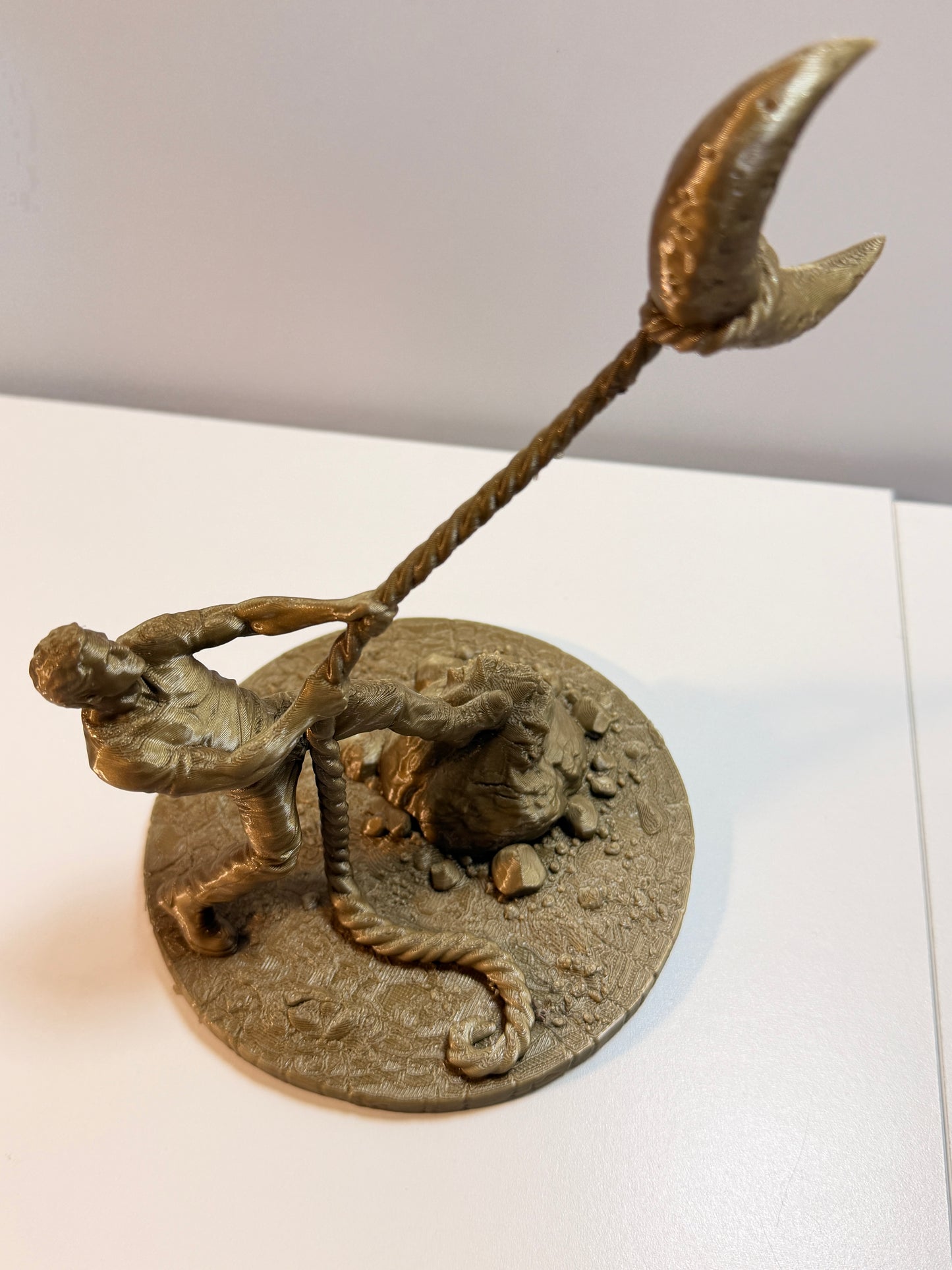 Scultura "Lui le promise la Luna"