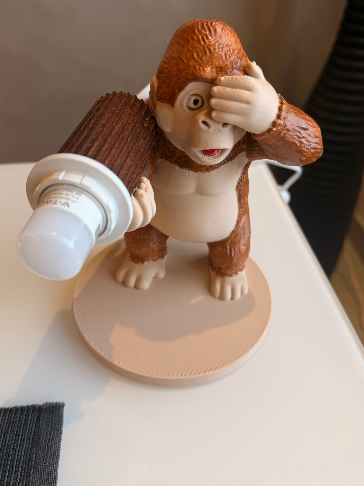 Lampada da Tavolo "Gorilla con Tronco