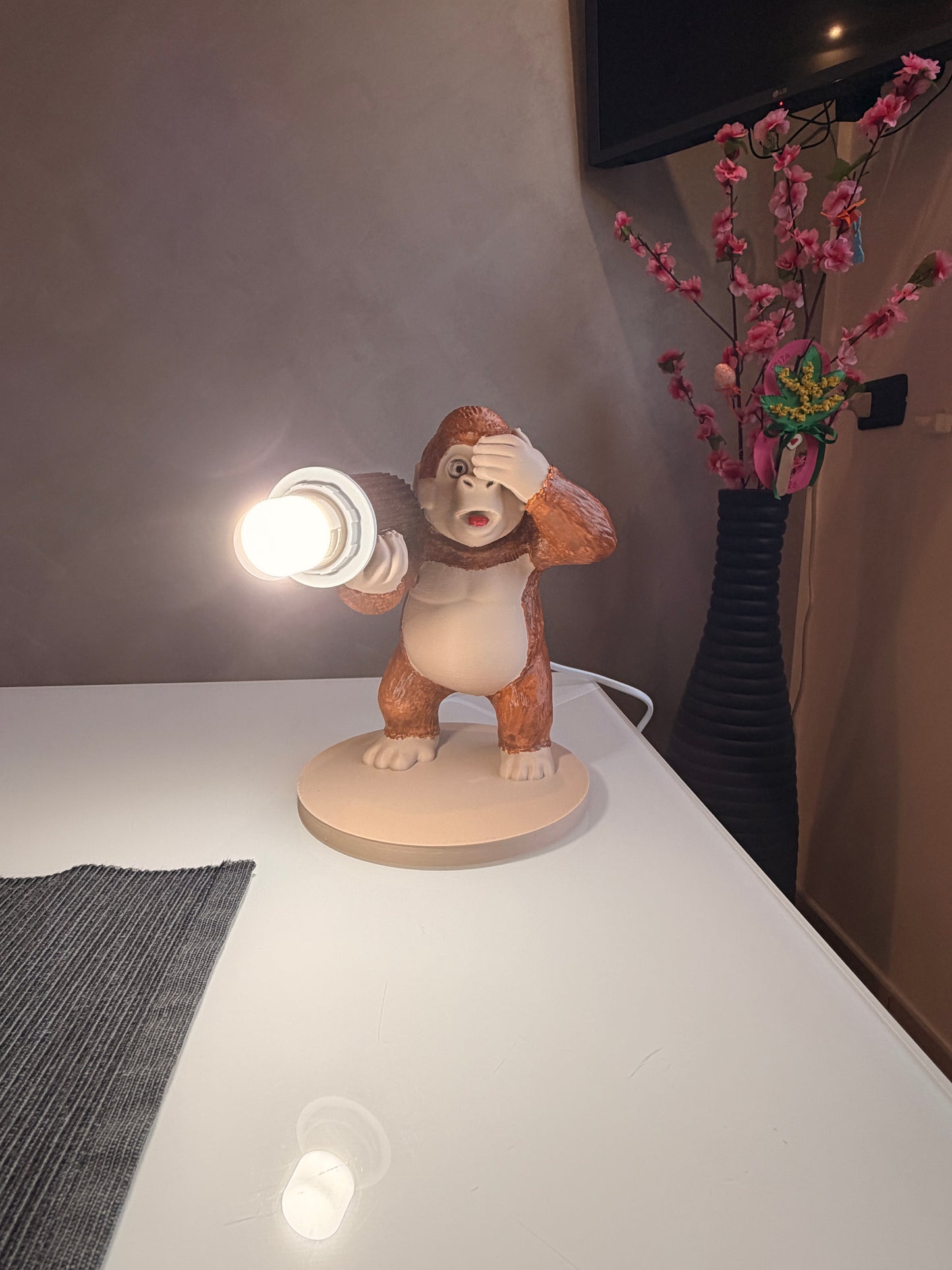 Lampada da Tavolo "Gorilla con Tronco